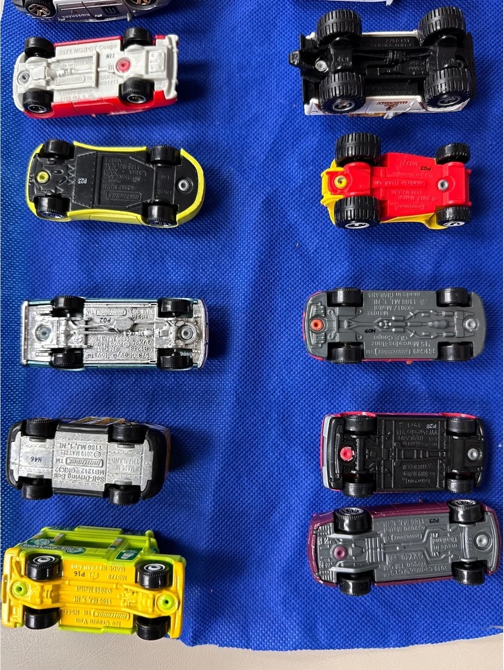 Set of 16 Assorted matchbox Toy Cars and Vehicles